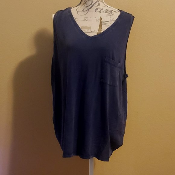 Time and True sleeveless top with pocket - Picture 1 of 6